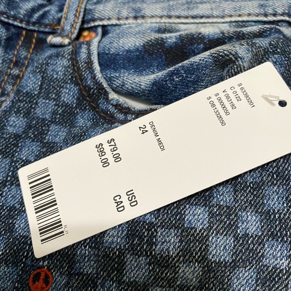 BDG Loose Straight Jean - Embroidered Crossword NWT - Picture 8 of 9